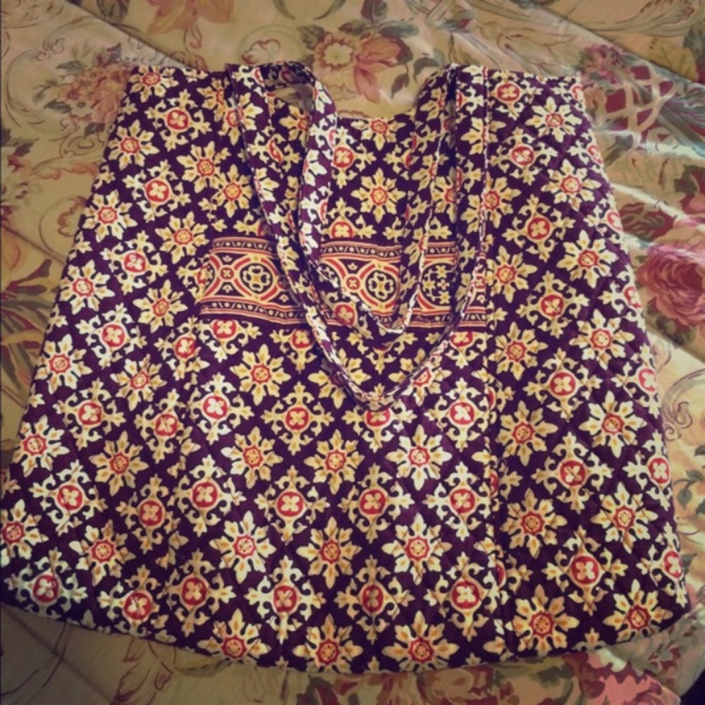 Vera Bradley medallion tote BNWOT